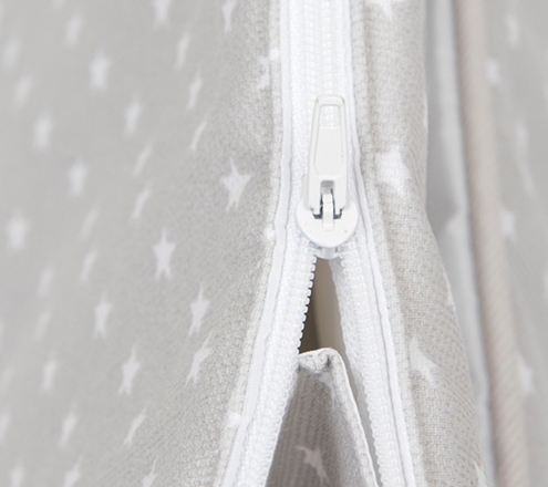 bolsa gris con estrellas