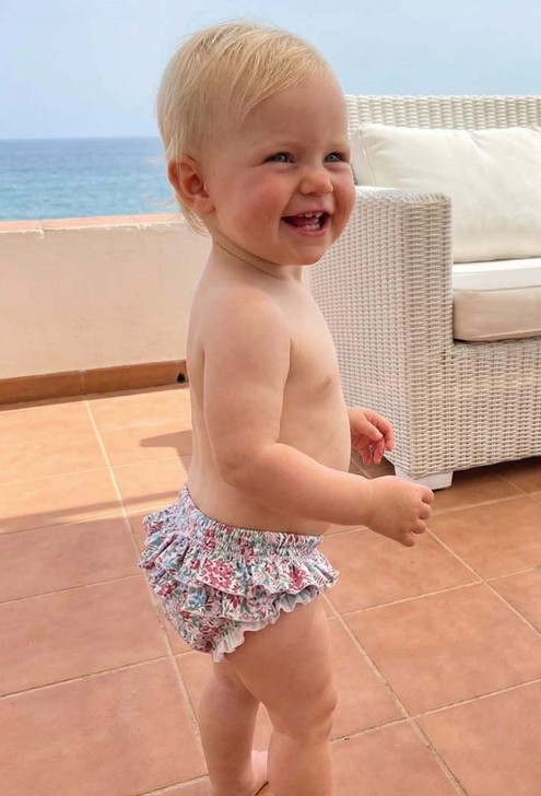 green flowers swimm bloomer