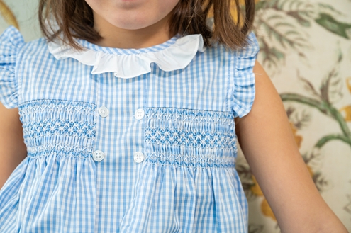vestido azul cuadro niña
