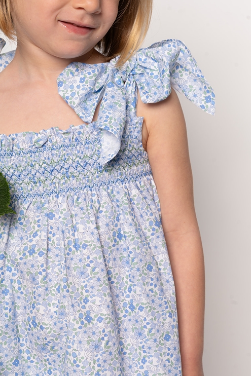 vestido azul lazada